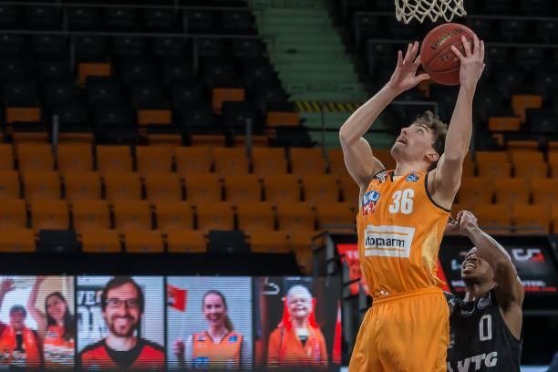 他的速度和 他的速度和